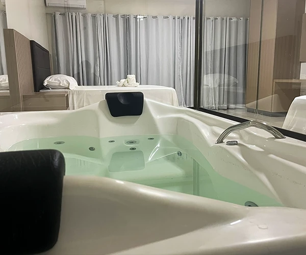 Varanda privativa em quarto de hotel em Morrinhos