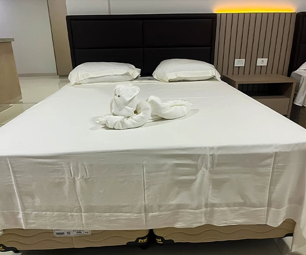 Banheiro moderno em hotel novo em Morrinhos GO