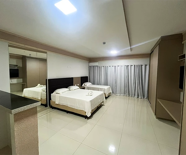 Mesa para trabalho em quarto de hotel em Morrinhos GO